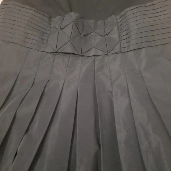BCBGMaxAzria | Black Taffeta Cocktail Dress Sz 0 - Picture 6 of 14